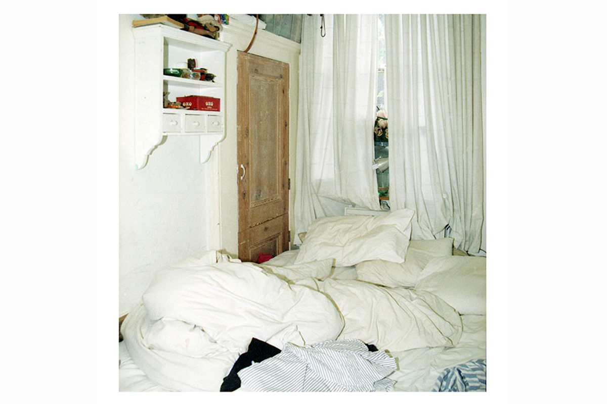 photographic research in a abandoned household interiors 09 by Debora Marcati